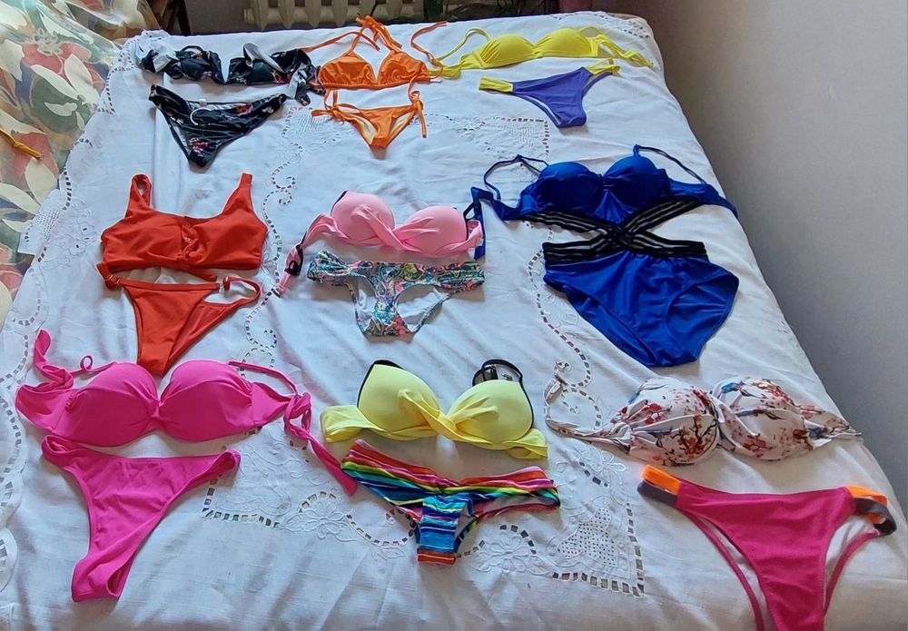 Купальники размер С,М,Л, в 1 экземпляре.