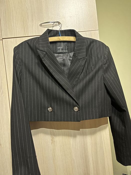 Късо сако, Черно