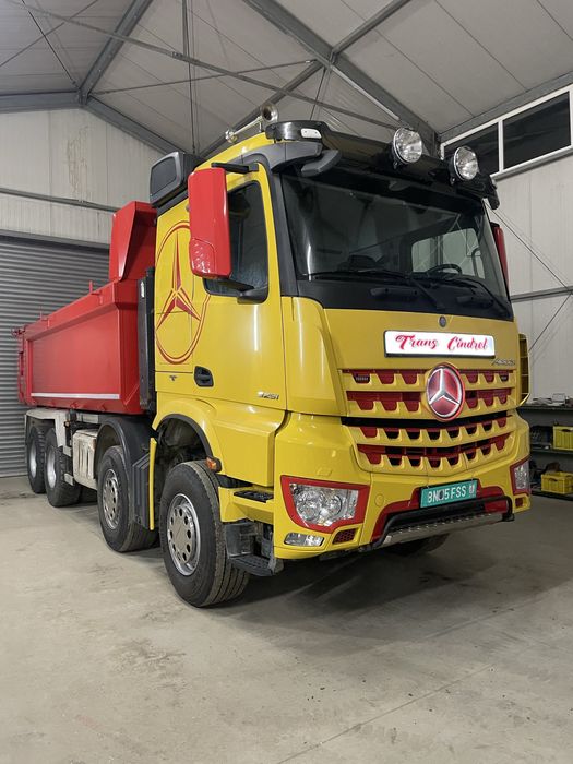 Man mercedes 8x4 basculabil pe 3 parti