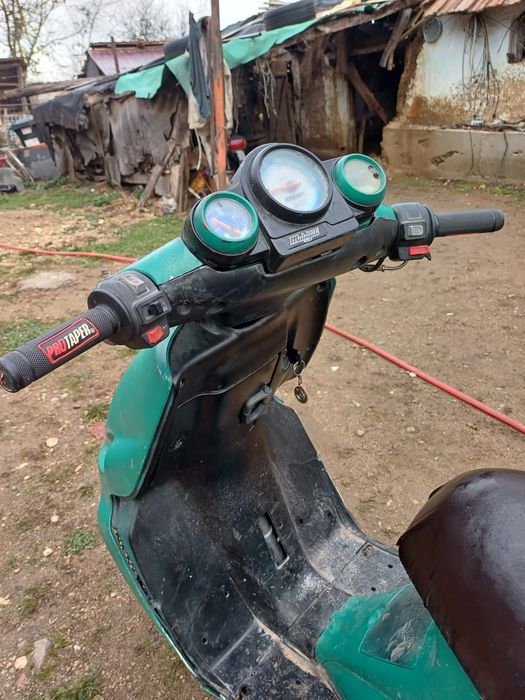 Vand scuter malaguti f 12 de 50cc 800 de leii