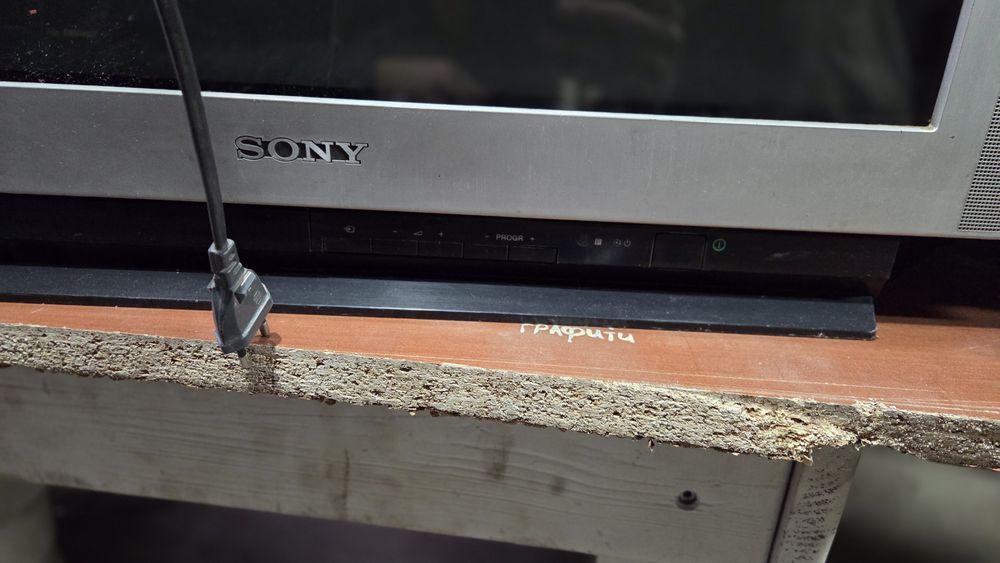 Продам телевизор