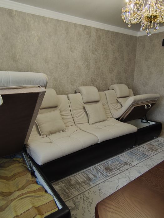 Диван с оттоманкой