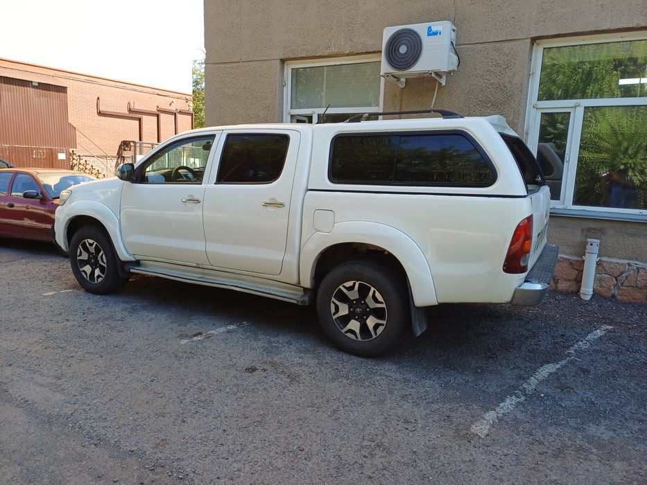 Тойота Хайлюкс 2014