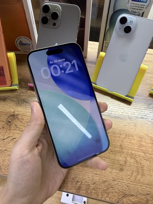 Телефон Apple iPhone 15 Pro