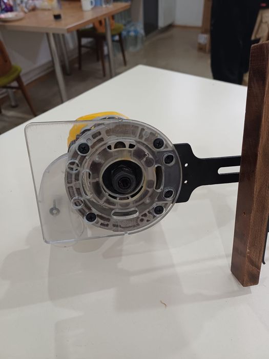 Dewalt dcw600 18v mașina de frezat