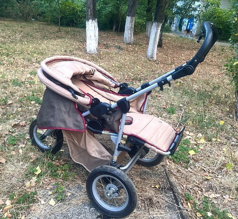 Детска количка Hauck и седалка за кола