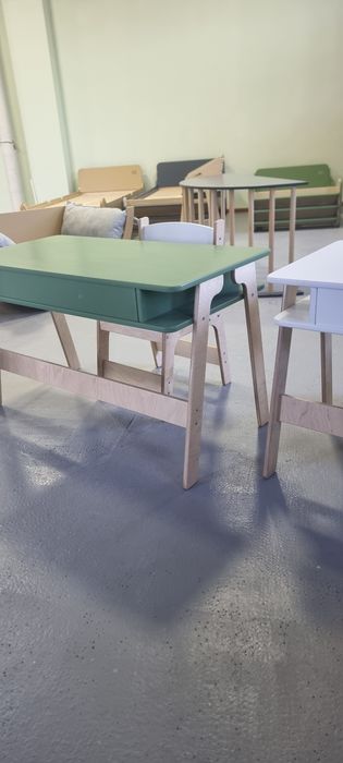 Bolalar parta va stuli