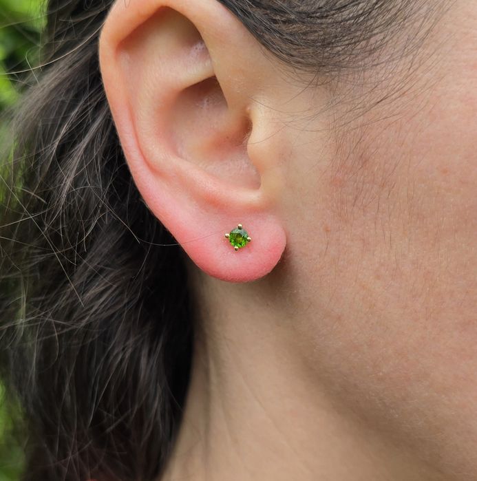 Cercei din aur galben 18k cu cromdiopsid natural
