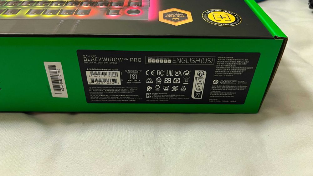 Razer BlackWidow V4 Pro Yellow Switches - Wireless