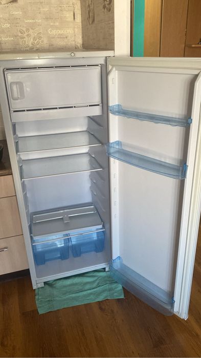 Продам холодильник бирюса