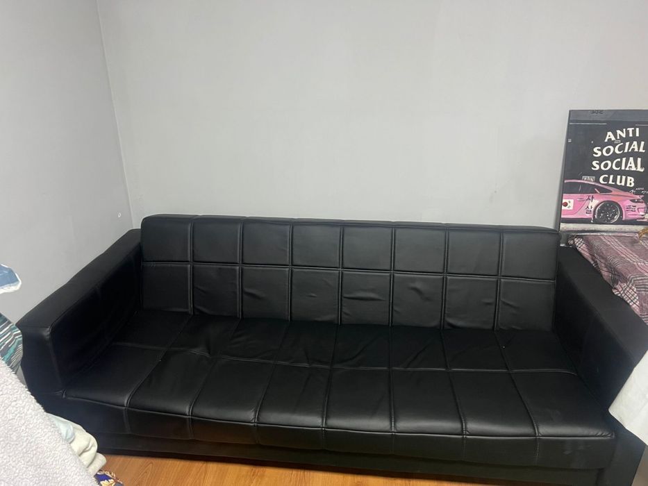 продам диван кожанный 35000.