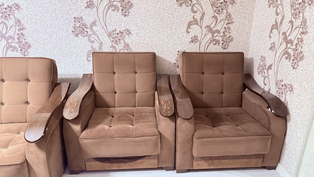 Диван раскладной и кресла