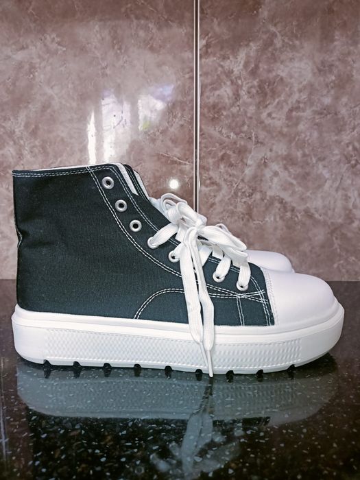 Обувь, конверсы.