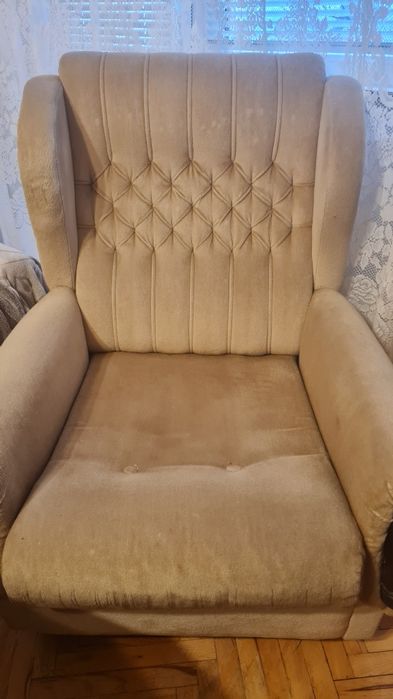 Холна гарнитура диван с два фотьойла и две табуретки