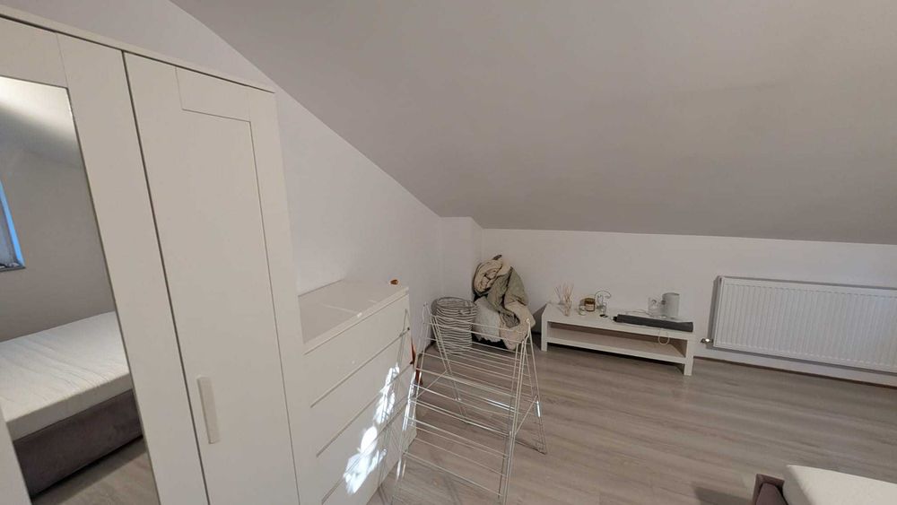 INCHIRIEZ CAMERA IN APARTAMENT 3 camere - doar pentru fete in Iris