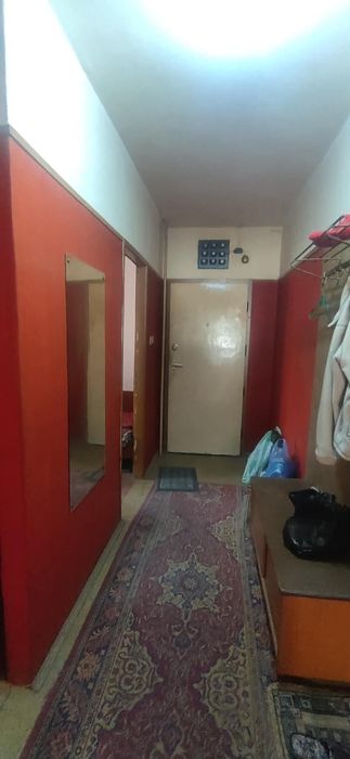 Продавам тристаен монолитен апартамент в Центъра на Асеновград