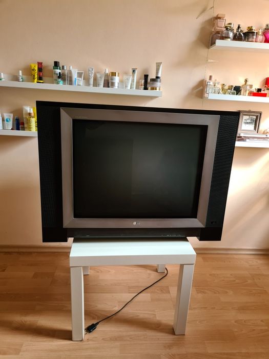 Телевизор LG Lafinion 72