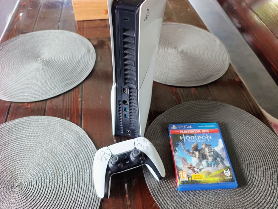 Vând PS5 Slim DiskEdition 1T
