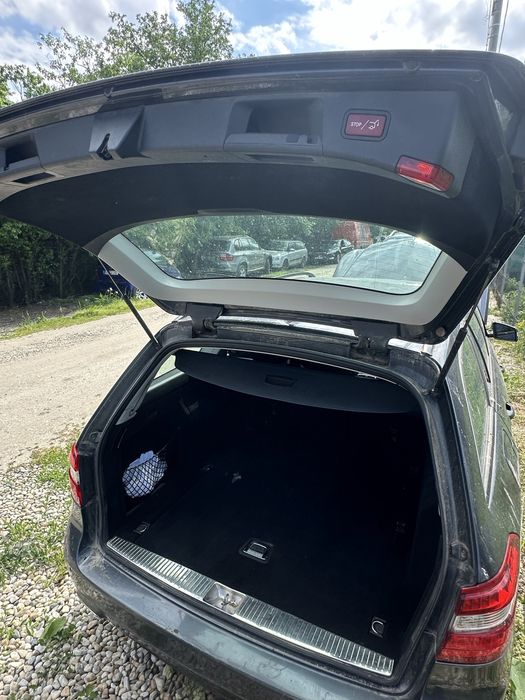 Vand mercedes e200 brak