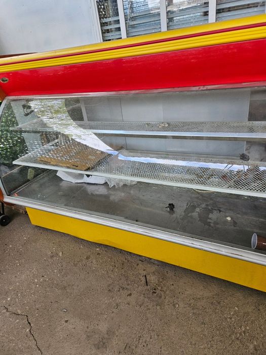 Хладилна ветрина