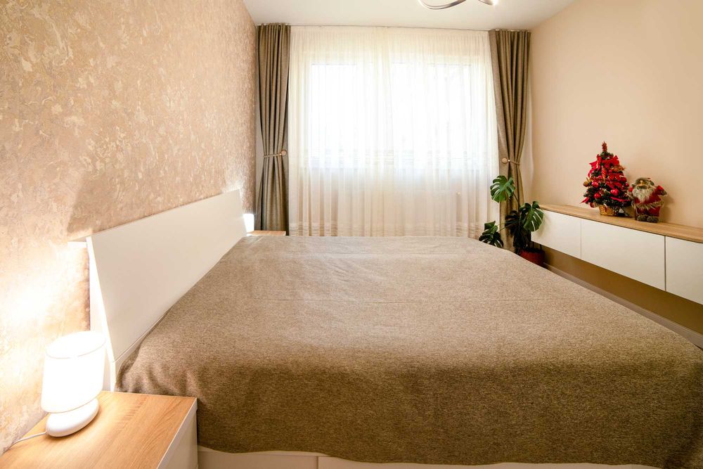 Inchiriez apartament in regim hotelier