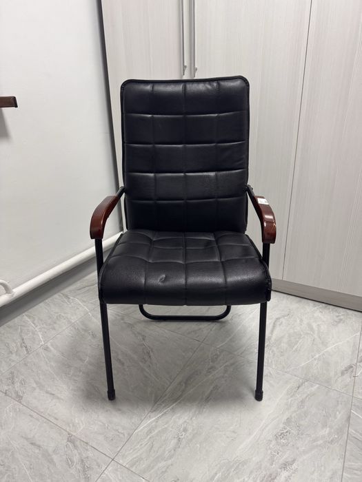 Офисный стул кожаный бу