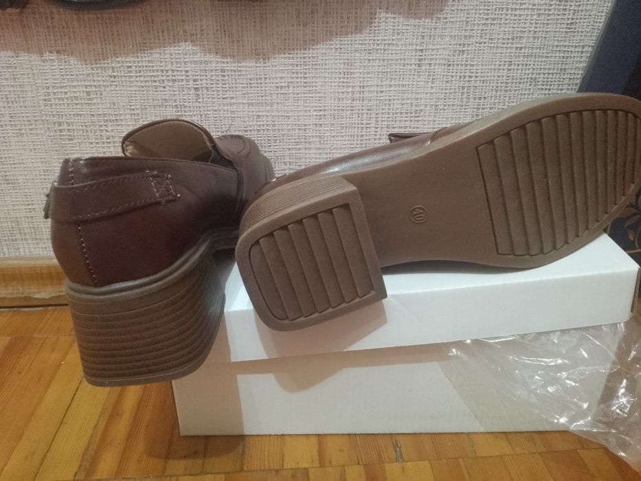 Продам туфли  новые
