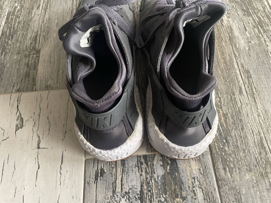 Adidasi nike huarache marime 39