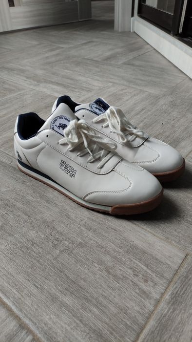 Кроссовки новые.