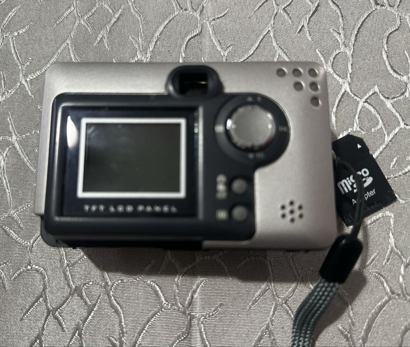 Ретро цифров фотоапарат