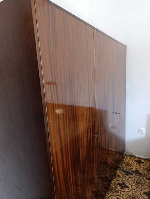 Продавам мебели много запазени