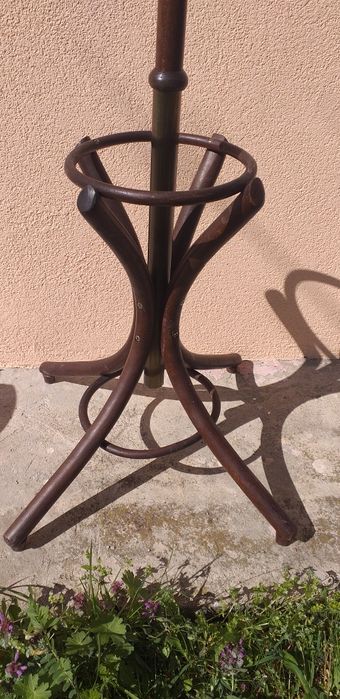 Стояща закачалка дърво