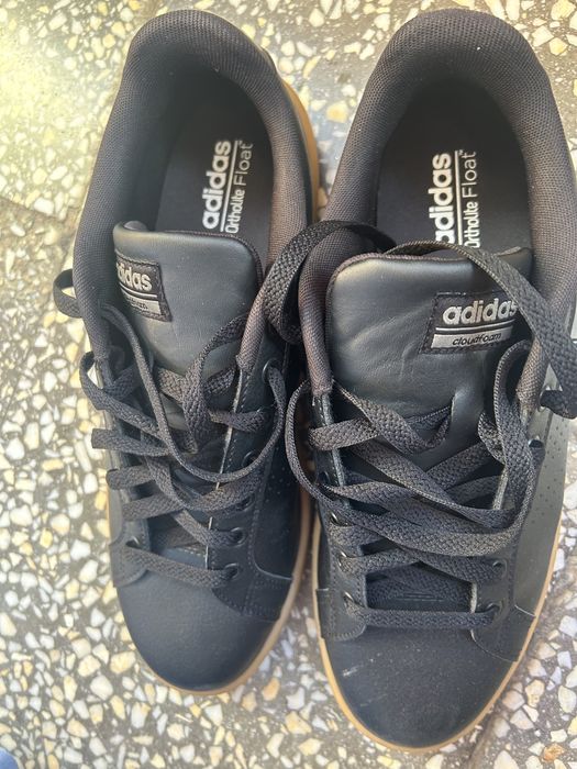 Мъжки маратонки адидас 44 номер ! Нови !