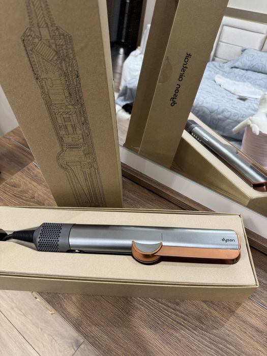 Выпрямитель Dyson Airstrait