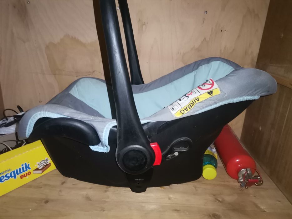 Scaun auto copii tip scoică, în stare perfectă