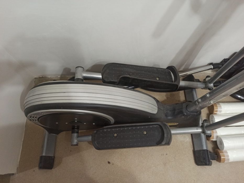 Продам тренажер эллипс