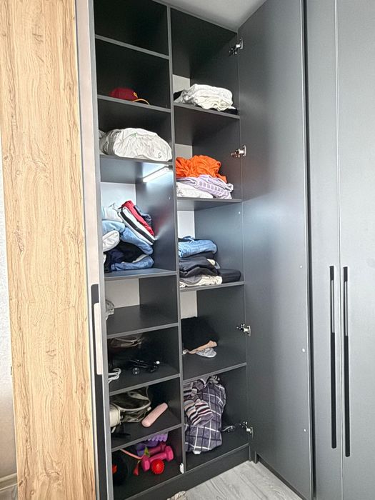 Спальный гарнитура и диван