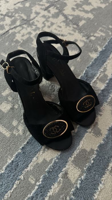 Продам 37 рр туфли