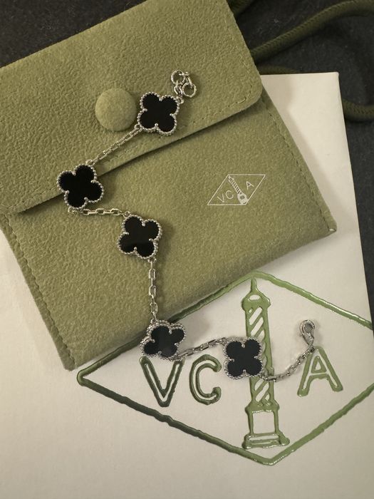 Позлатени гривни “Van Cleef & Arpels”