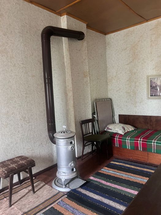 Къща с двор с. Разделна