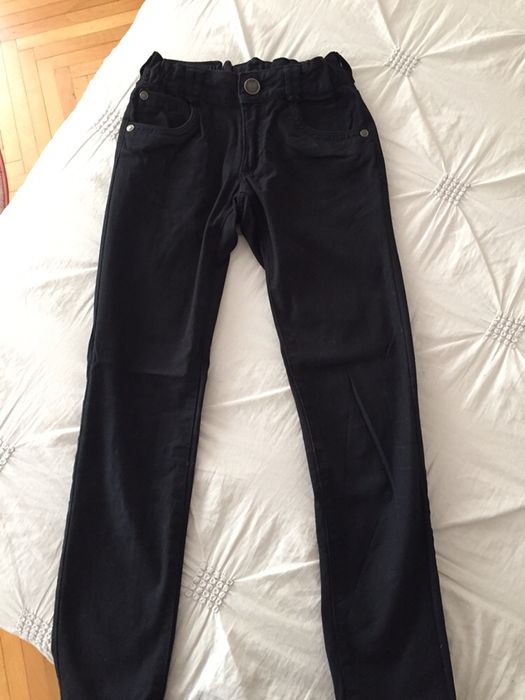 Blugi fete,mărimea 7-10 ani.