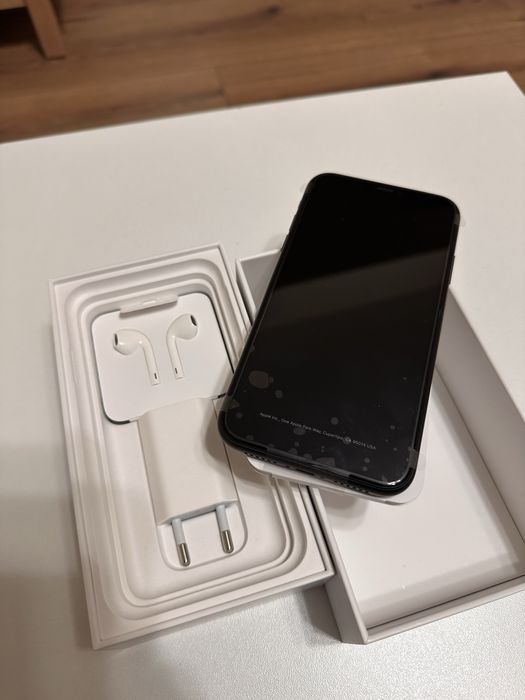 Iphone 11 64gb Чисто нов 100% батерия