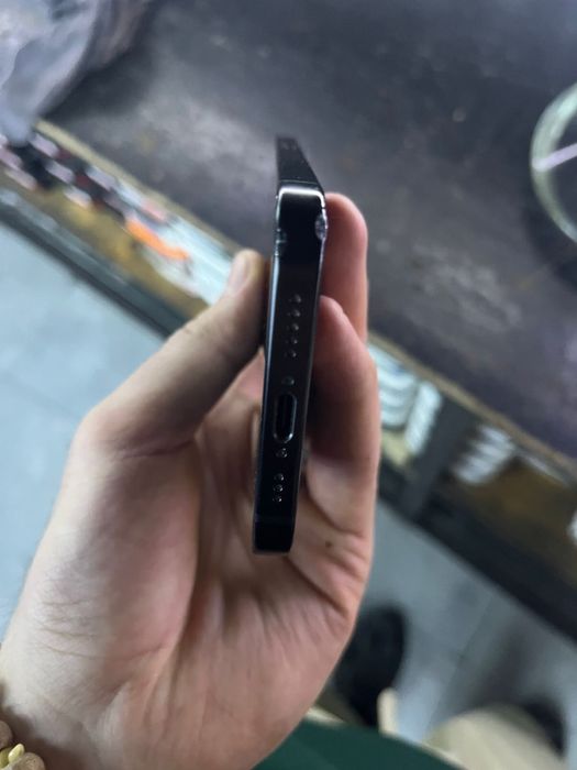 Продам Iphone 15 128gb