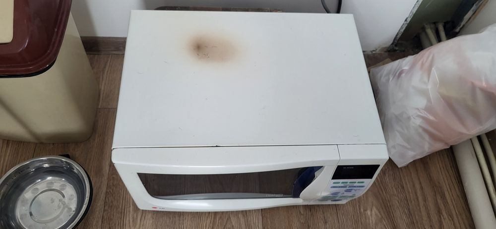 Печь  LG MC-804AR.