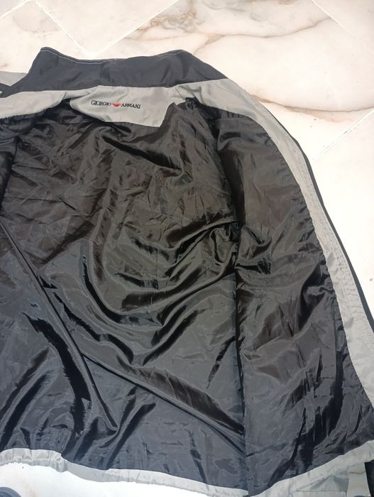 Яке Giorgio Armani ветровка L/XL - 25 лв