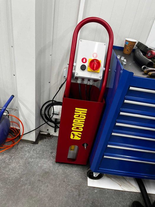 CORGHI - ERCO C350 B  Хидравличен подемник за смяна на гуми