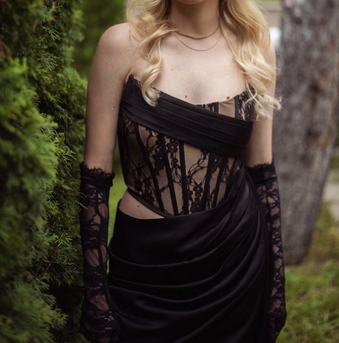 Бална рокля и ръкавици