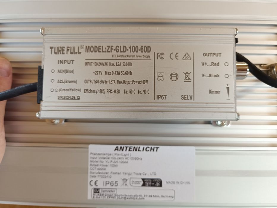 Lampa pentru creșterea plantelor