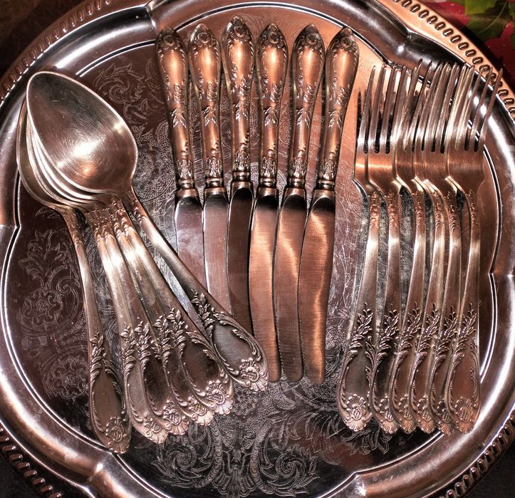 Vând set tacamuri argint