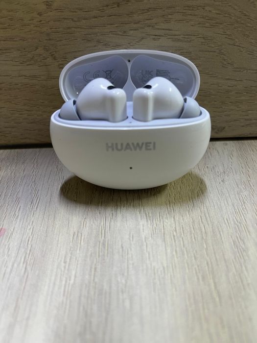 Продам наушники Huawei